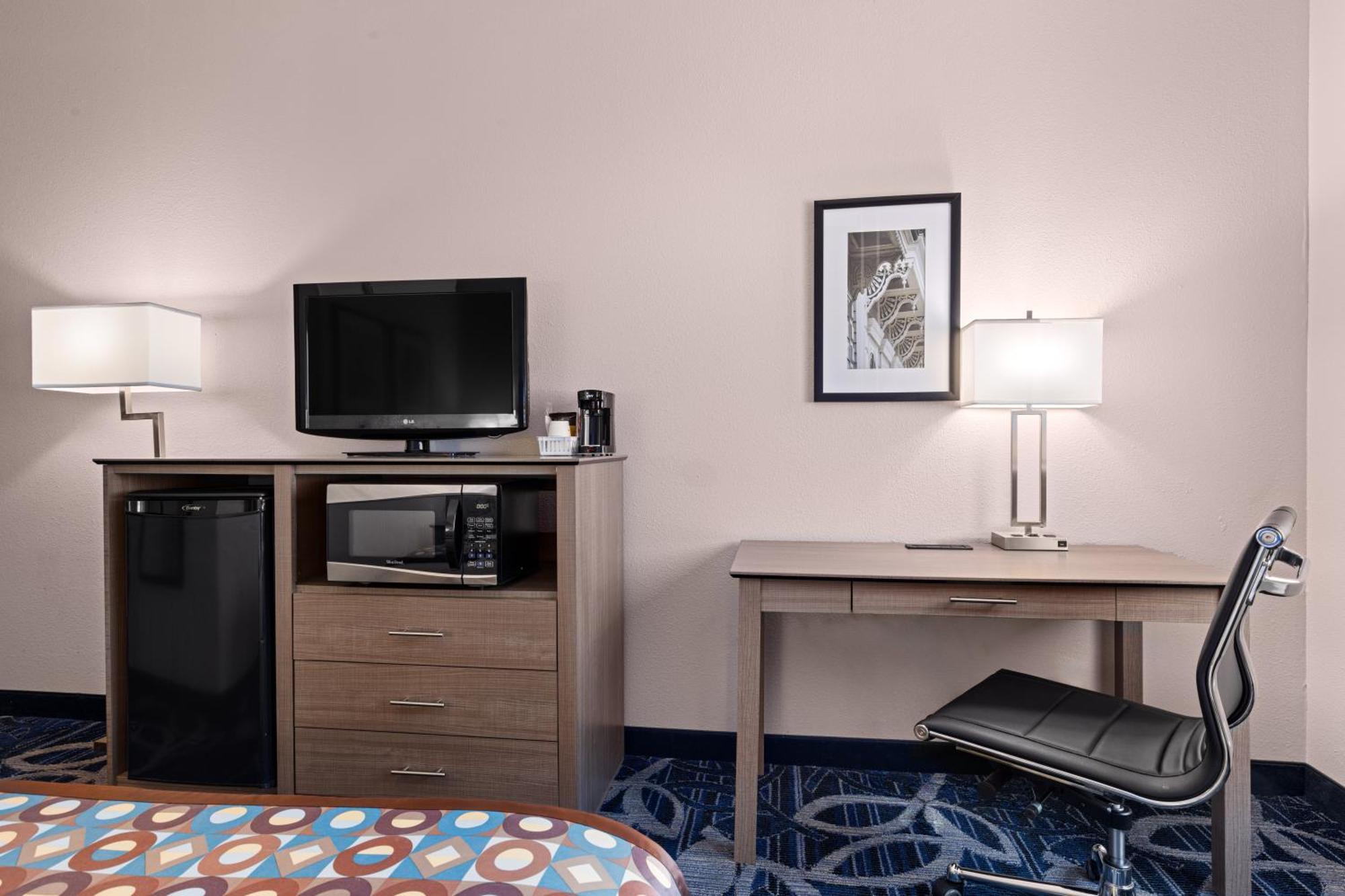 Hotel Baymont By Wyndham Waterloo Esterno foto